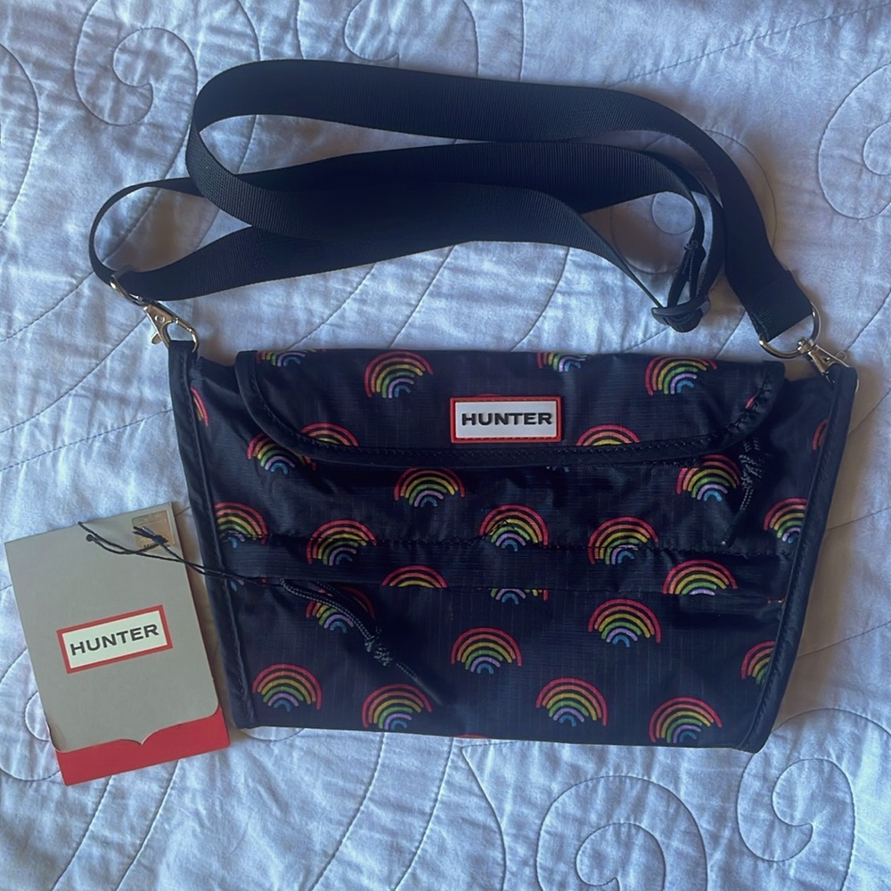 Hunter Original Packable Crossbody in mini rainbow print, NWT